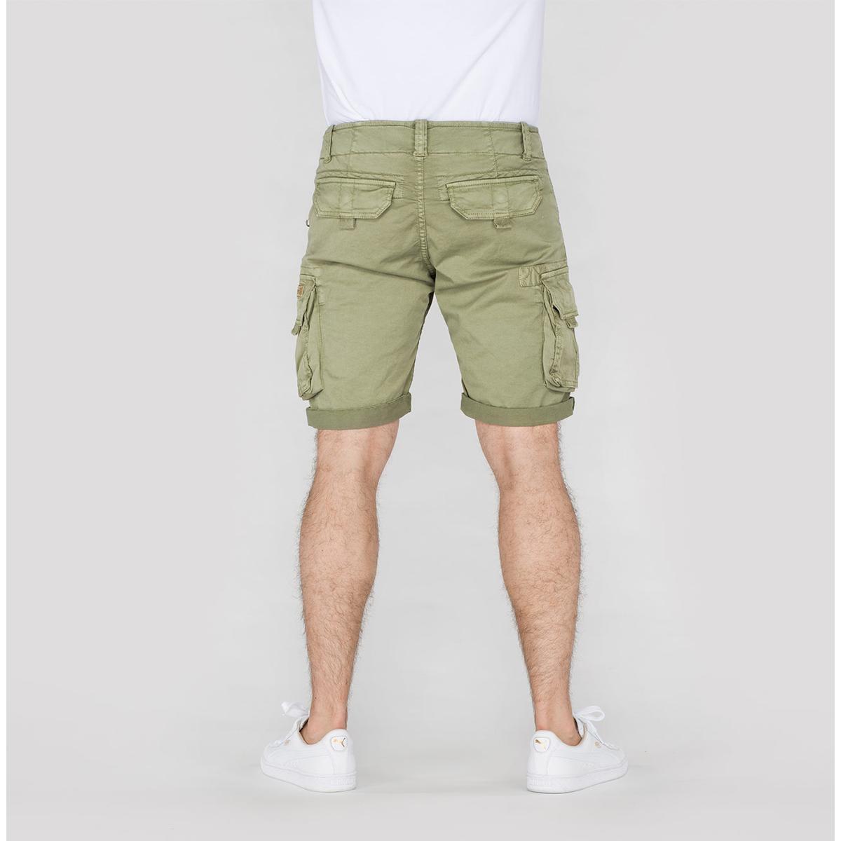 product/1/7/176203-82-alpha-industries-crew-short-short-003.jpg