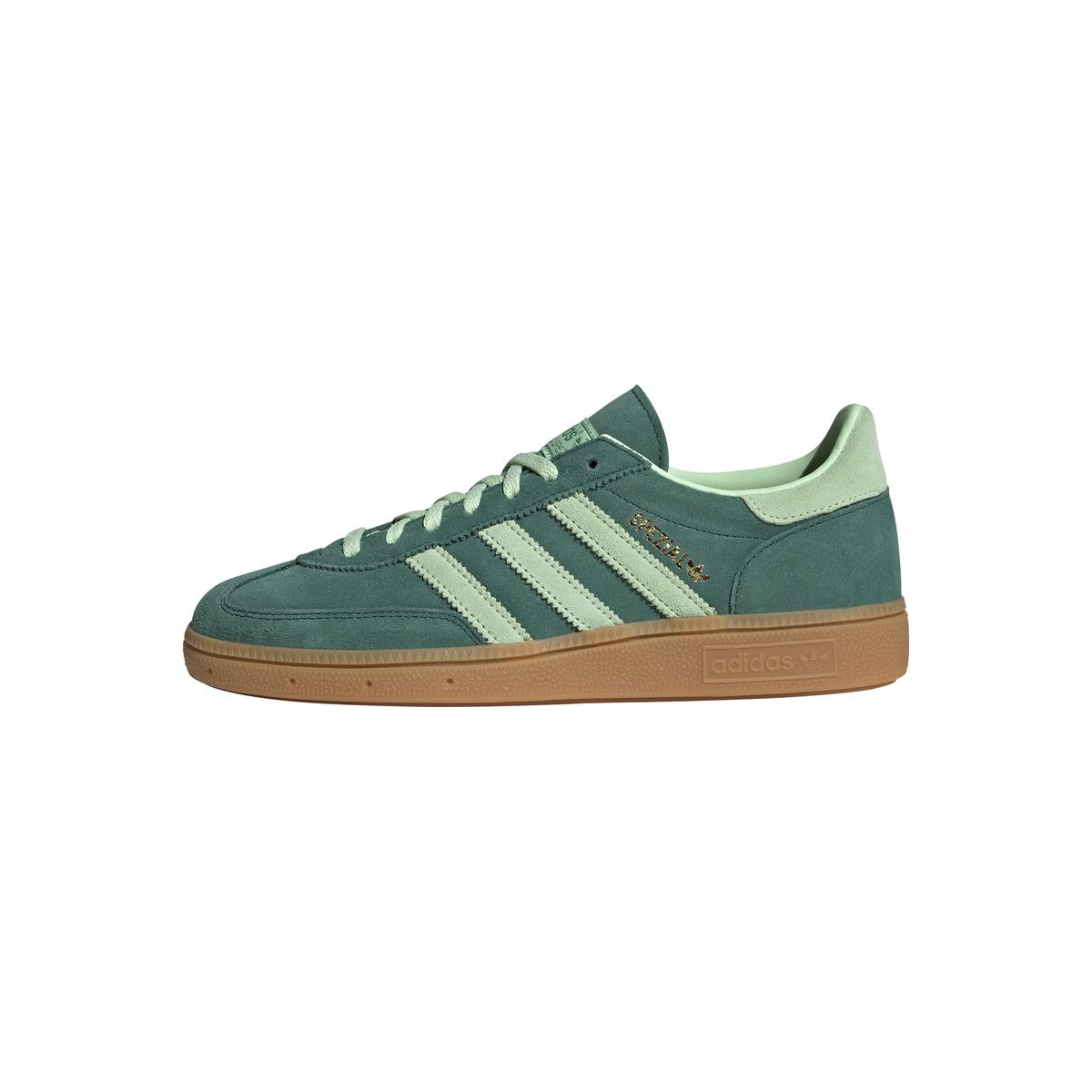 product/2/0/2025_08_adidas_ie5896_12_footwear_photography_left_side_center_lateral_view_white.jpg