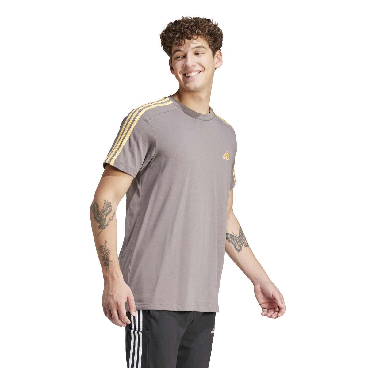 product/2/0/2025_09_adidas_is1334_6_apparel_on_model_walking_view_white.jpg