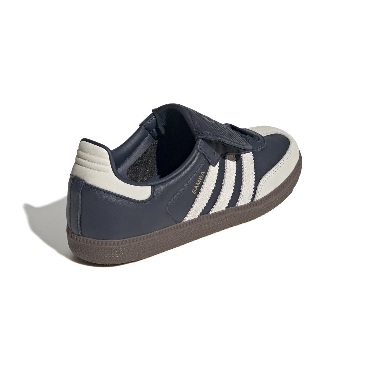 product/2/0/2025_10_adidas_jh5705_7_footwear_photography_back_lateral_top_view_white.jpg