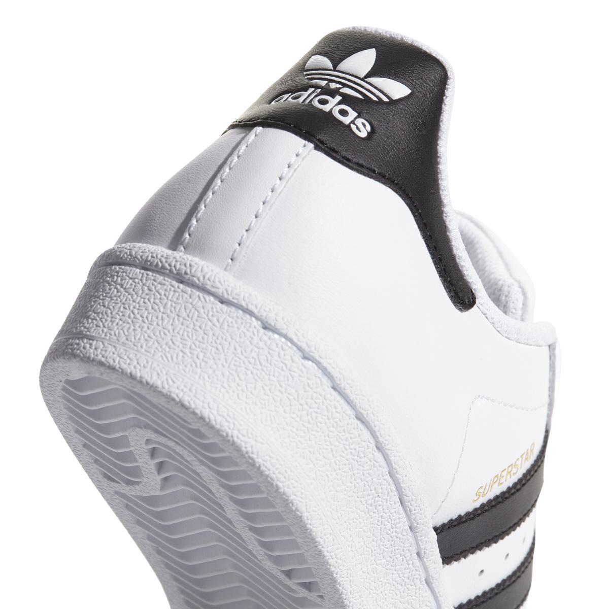 product/a/d/adidas-originals_c77154_10_footwear_photography_detail_view_1_white_000.jpg