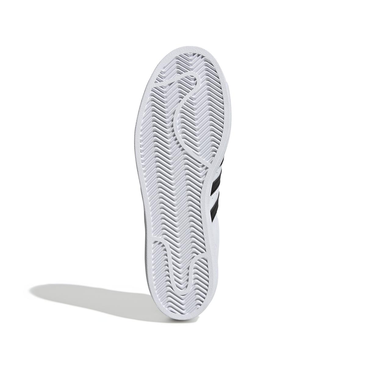 product/a/d/adidas-originals_eg4958_4_footwear_photography_bottom_view_white_000.jpg