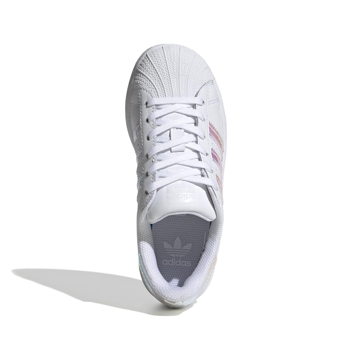 product/a/d/adidas-originals_fv3147_3_footwear_photography_top_portrait_view_white_000.jpg