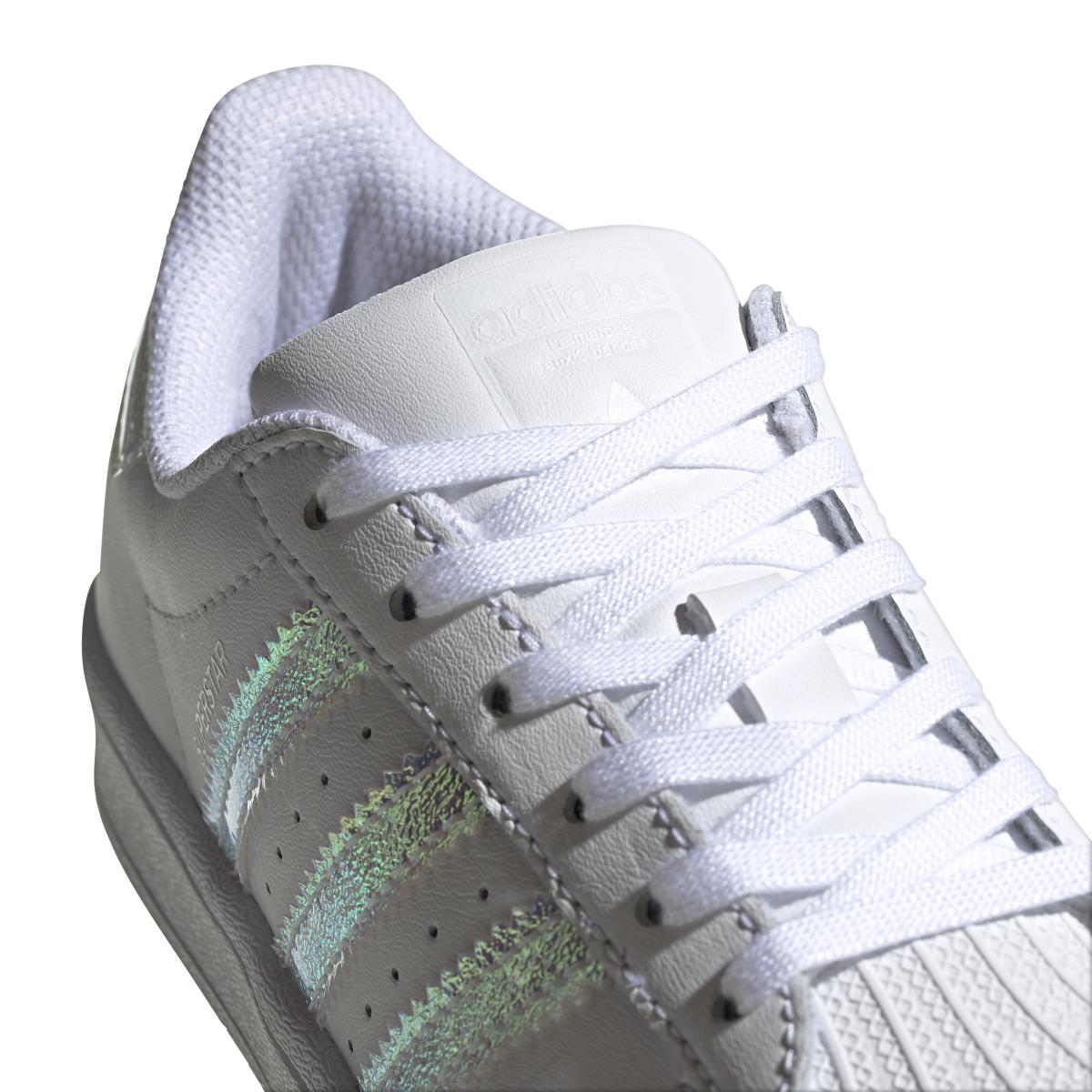 product/a/d/adidas-originals_fv3147_8_footwear_photography_detail_view_1_white_000.jpg