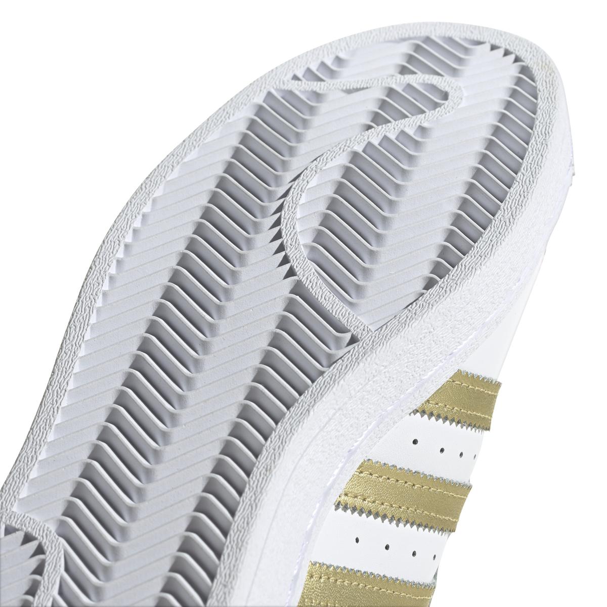 product/a/d/adidas-originals_fx7483_8_footwear_photography_detail_view_1_white_000.jpg