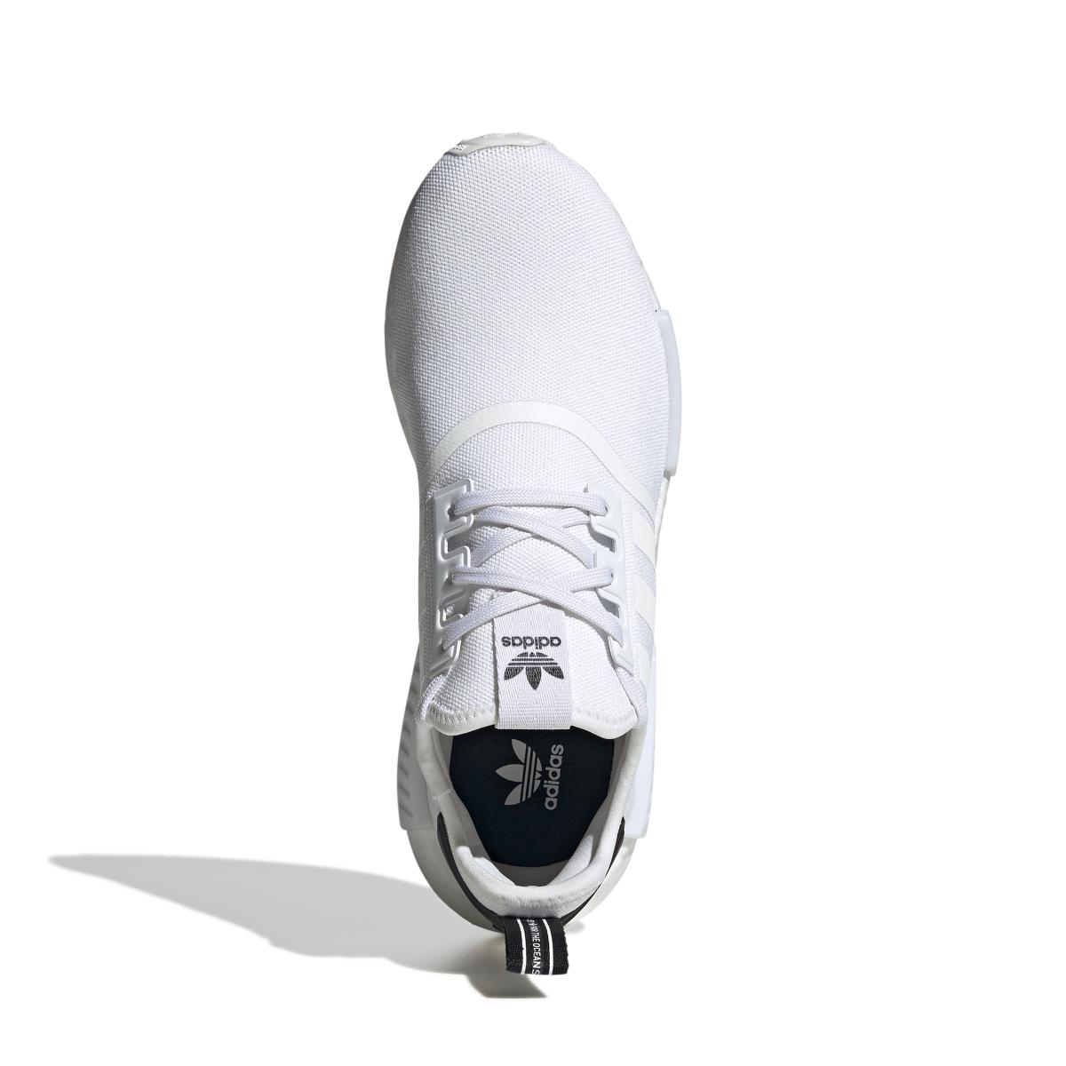 product/a/d/adidas-originals_gy6067_3_footwear_photography_top_portrait_view_white_000.jpg
