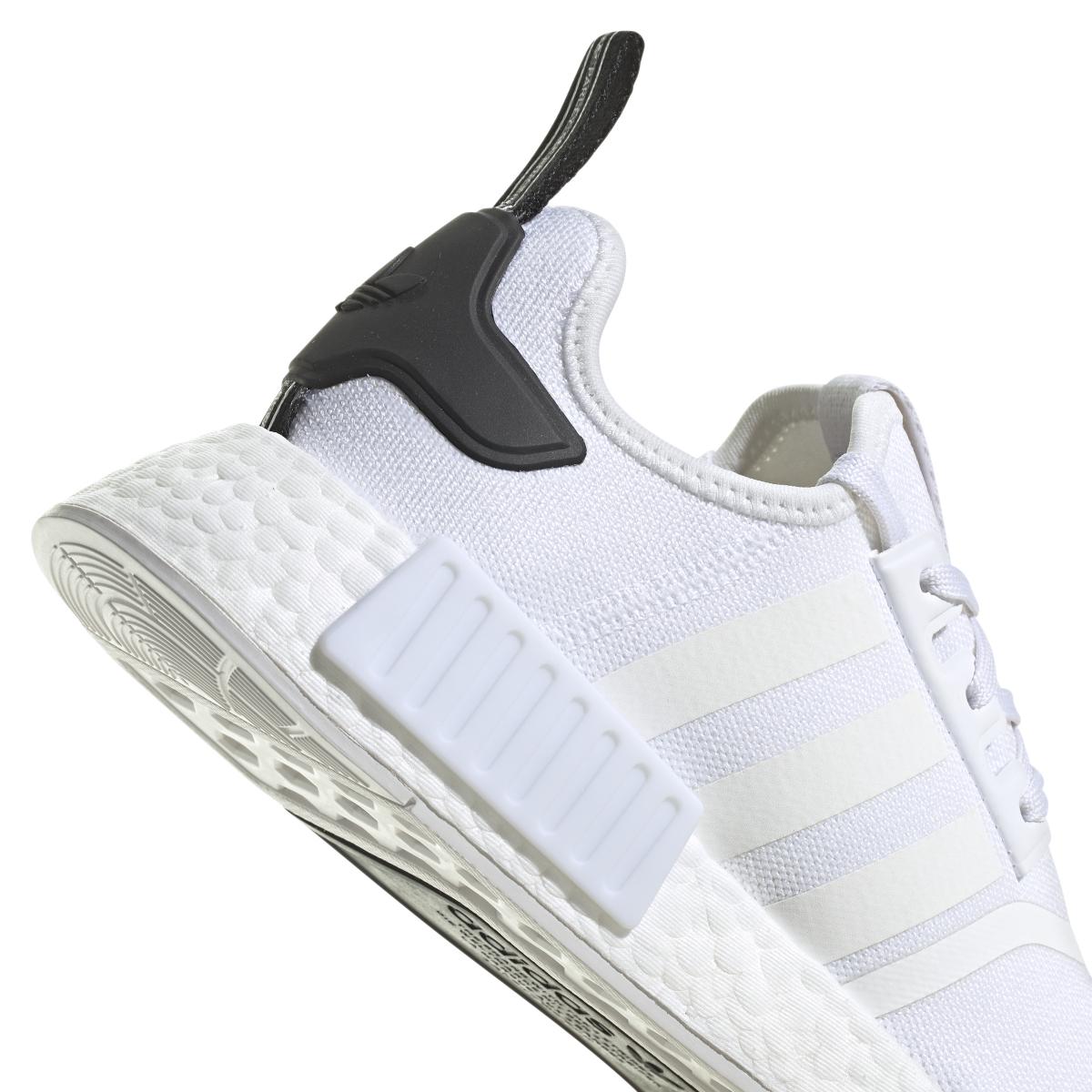 product/a/d/adidas-originals_gy6067_9_footwear_photography_detail_view_2_white_000.jpg
