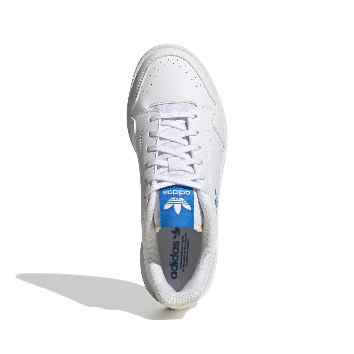 product/a/d/adidas-originals_gz1875_3_footwear_photography_top_portrait_view_white_000.jpg