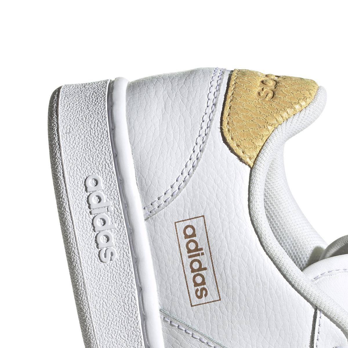 product/a/d/adidas_fw3301_10_footwear_photography_detail_view_3_white_000.jpg