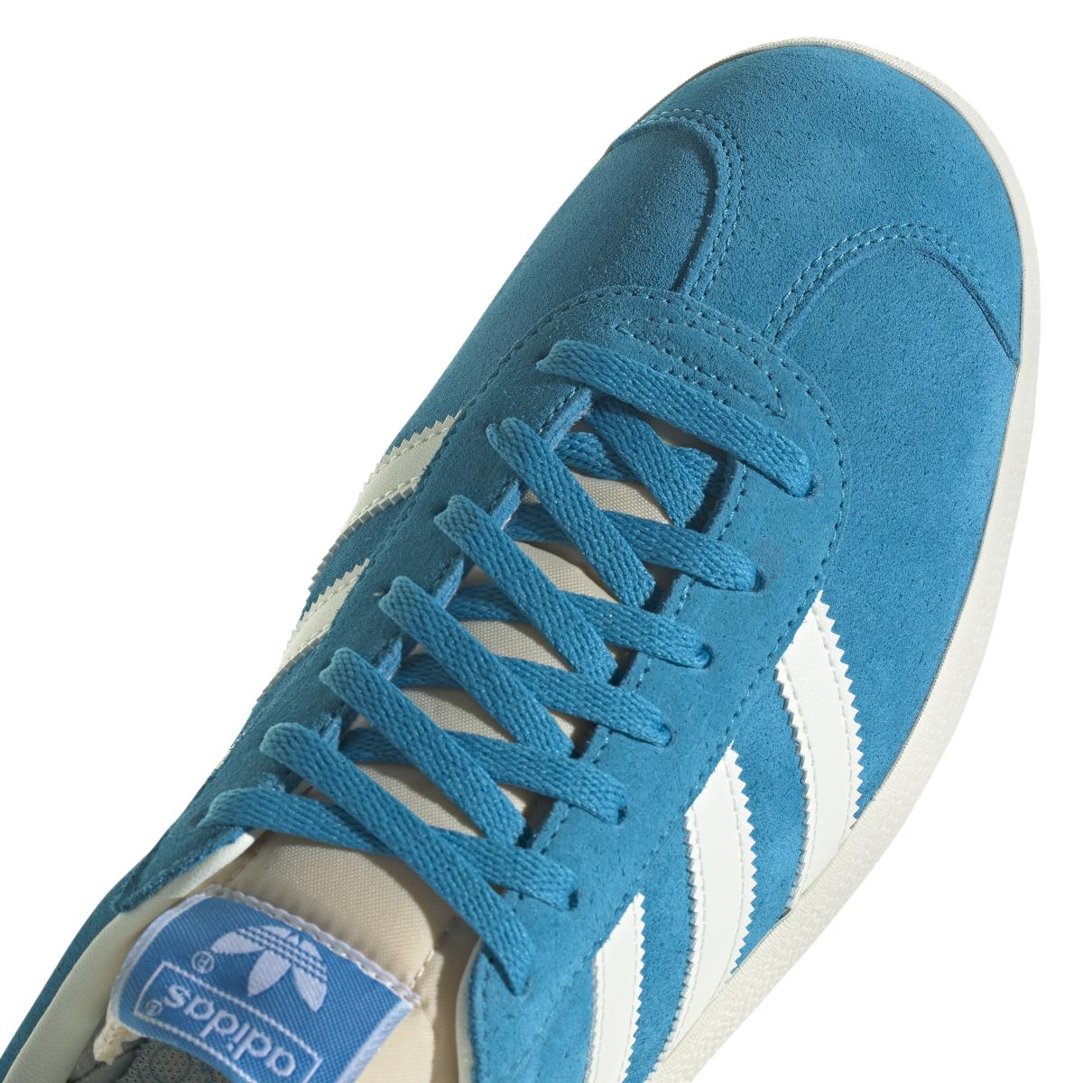 product/a/d/adidas_gy7337_9_footwear_photography_detail_view_2_white.jpg