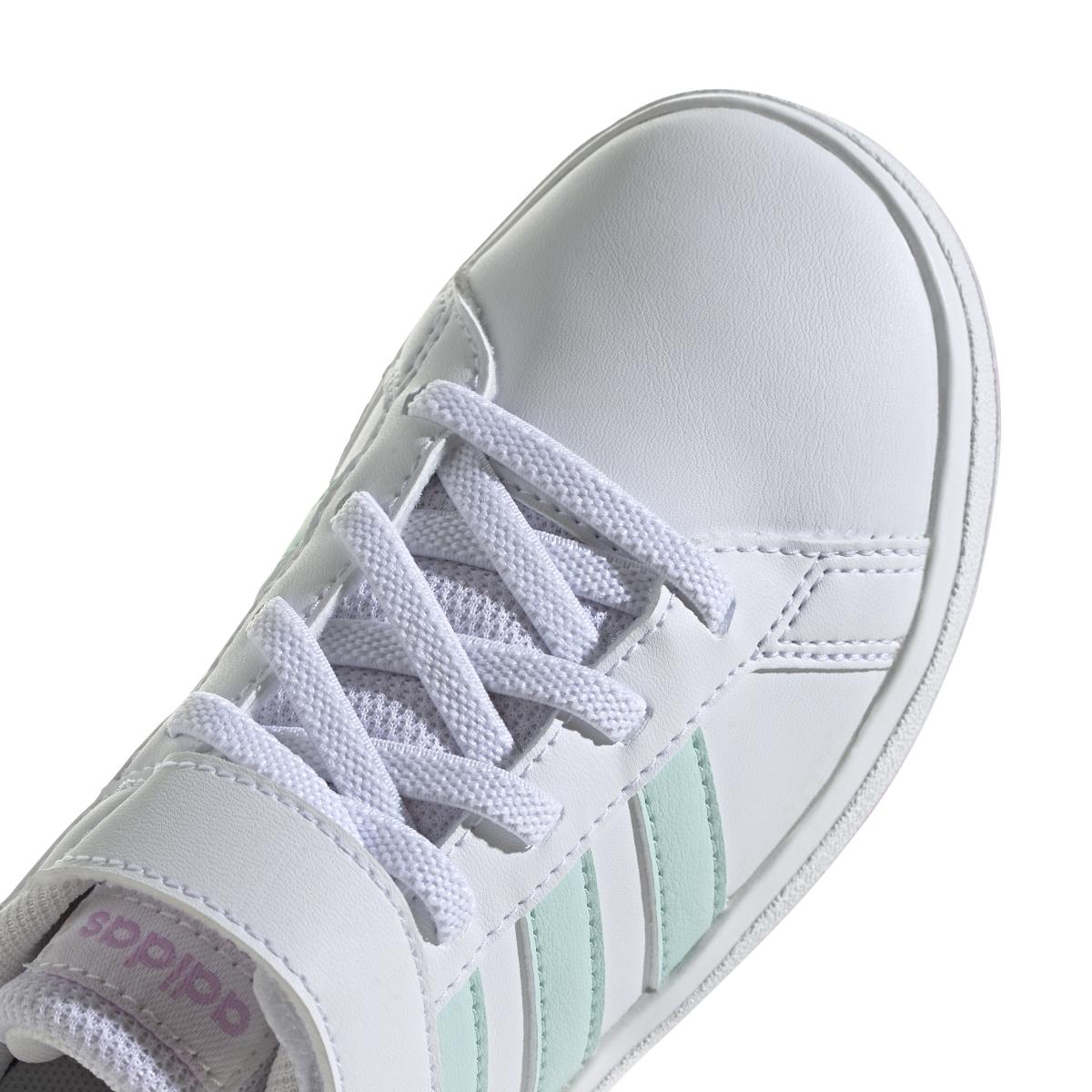 product/a/d/adidas_id7886_9_footwear_photography_detail_view_2_white-nw091625.jpg