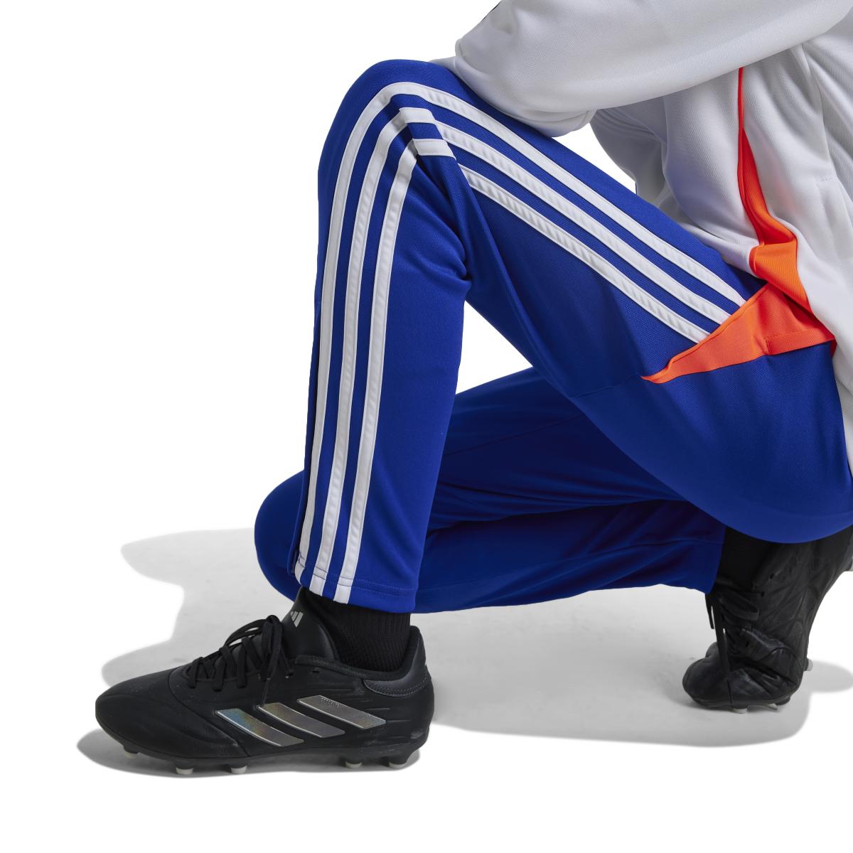 product/a/d/adidas_je1989_7_apparel_on_model_detail_view_2_white.jpg