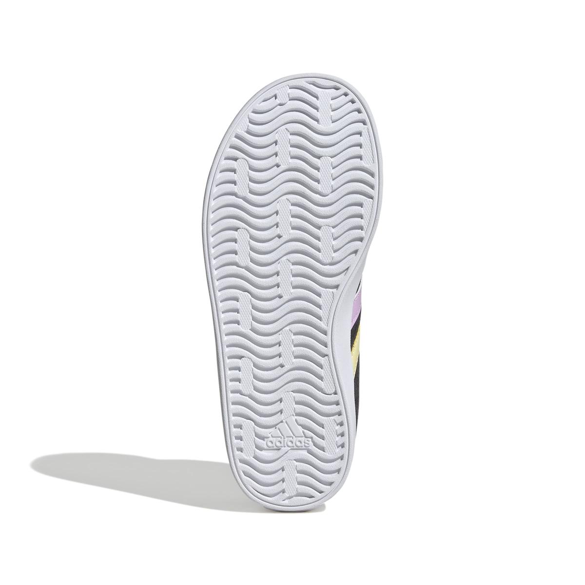 product/a/d/adidas_jh6315_4_footwear_photography_bottom_view_white-nw091625.jpg