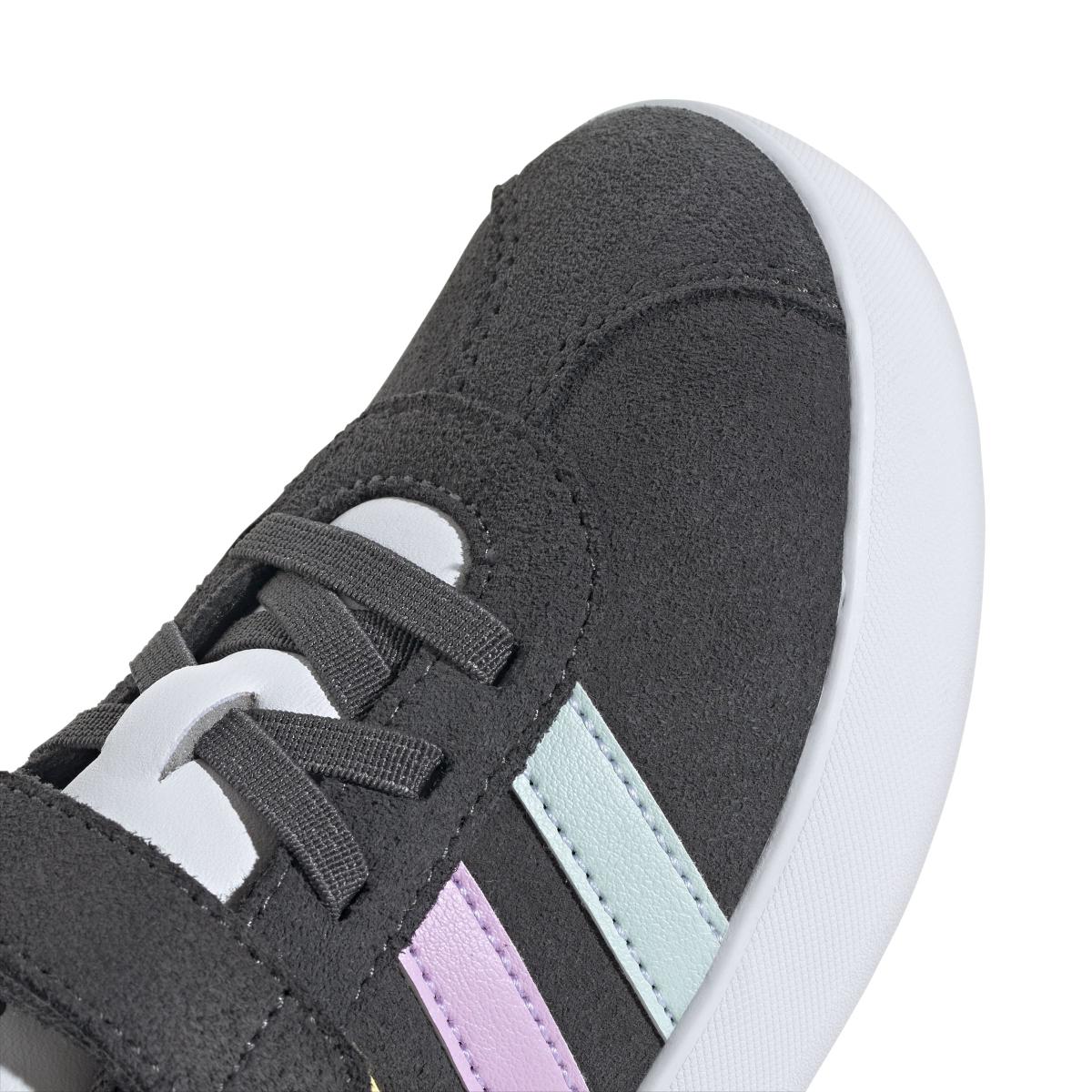 product/a/d/adidas_jh6315_9_footwear_photography_detail_view_2_white-nw091625.jpg