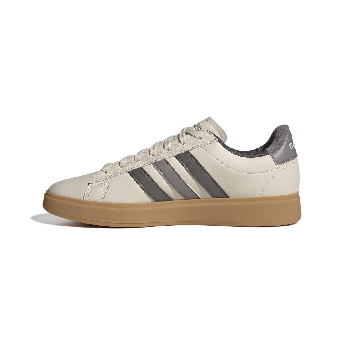 product/a/d/adidas_jh8688_5_footwear_photography_side_medial_center_view_white.jpg