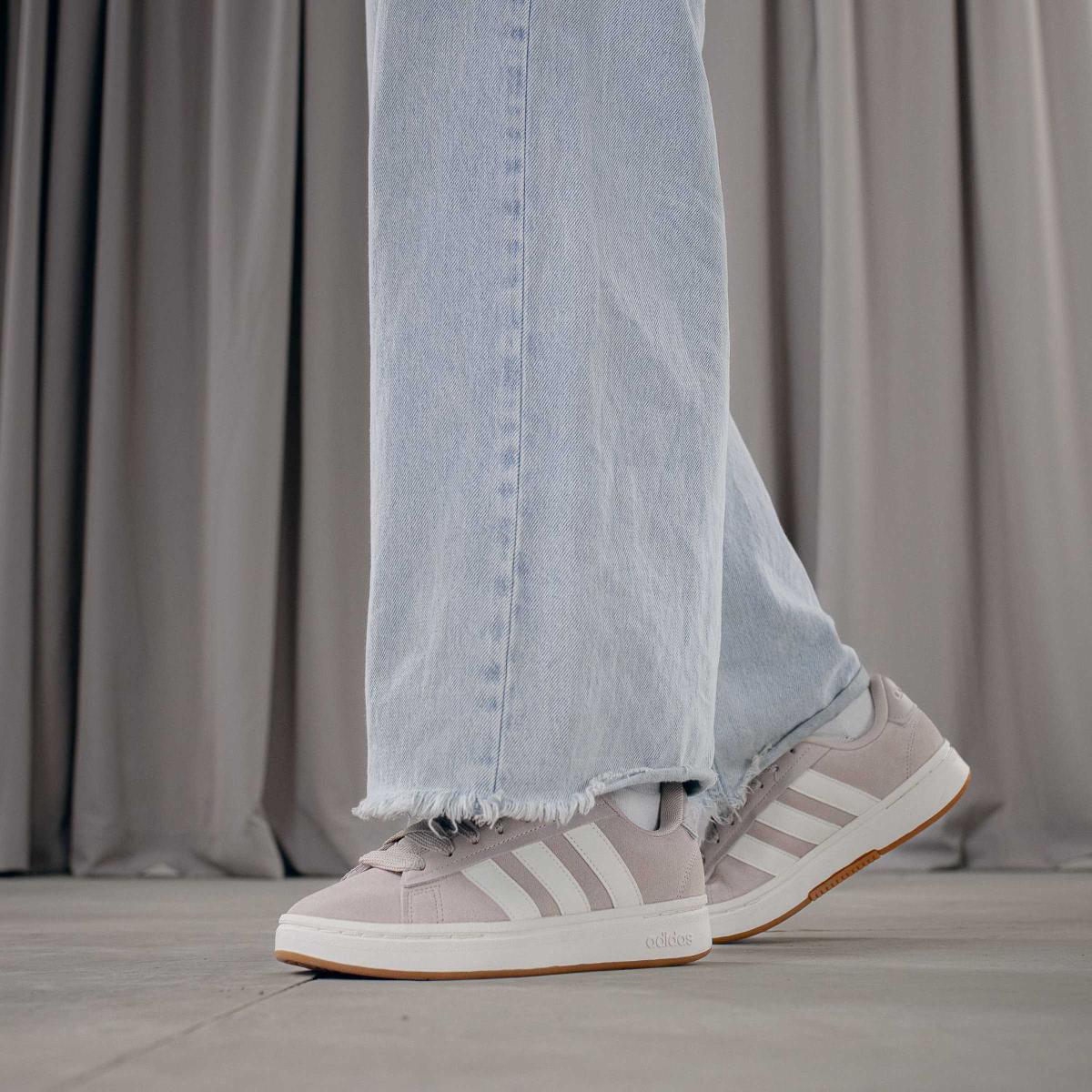 product/a/d/adidas_ji1719_16_footwear_photography_heromrktng_view_4-nw091625.jpg