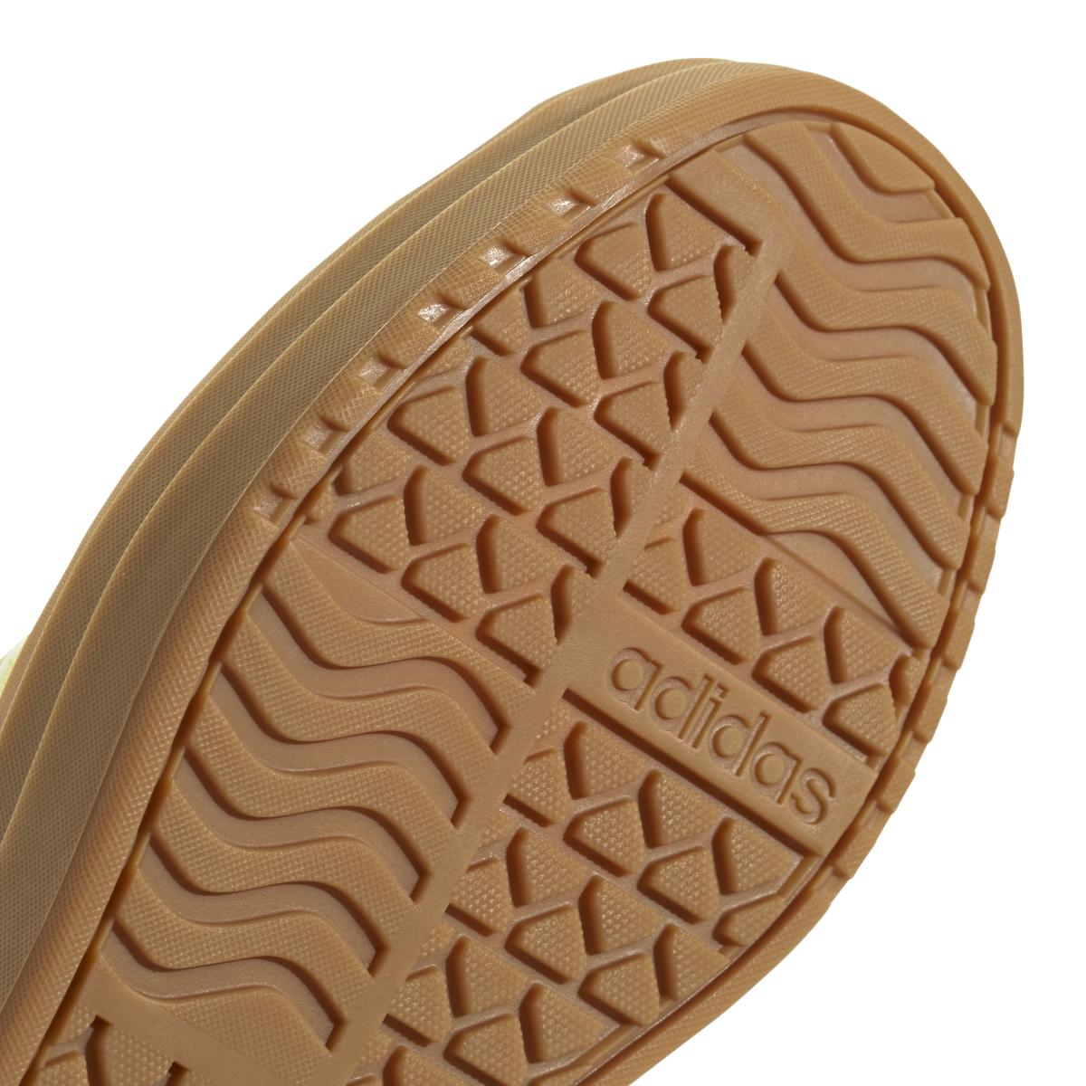 product/a/d/adidas_ji1784_9_footwear_photography_detail_view_2_white-nw091625.jpg