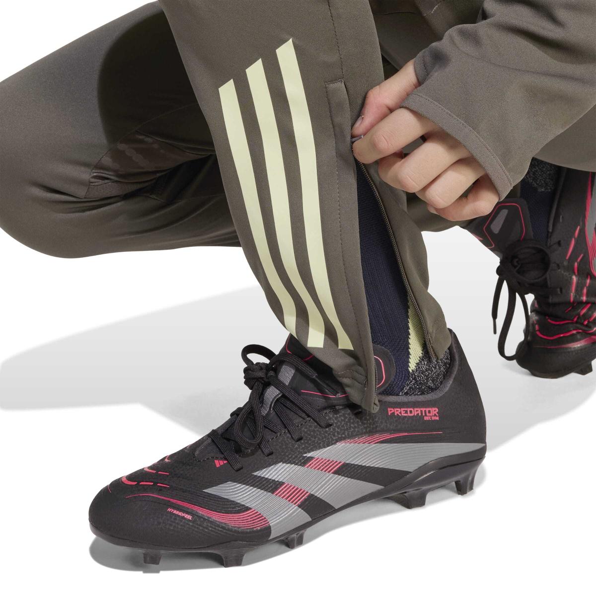 product/a/d/adidas_jp3985_6_apparel_on_model_detail_view_2_white.jpg
