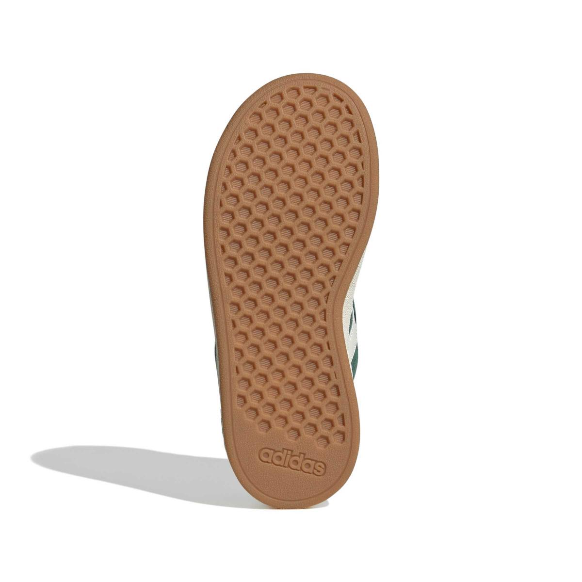 product/a/d/adidas_jp5893_4_footwear_photography_bottom_view_white-nw091625.jpg