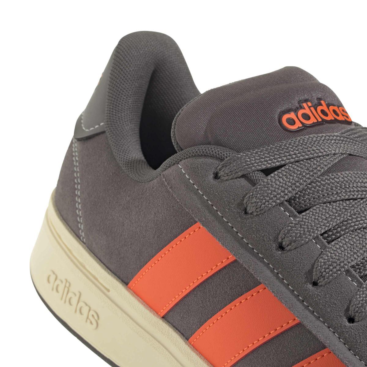 product/a/d/adidas_jq3011_9_footwear_photography_detail_view_2_white-nw091625.jpg