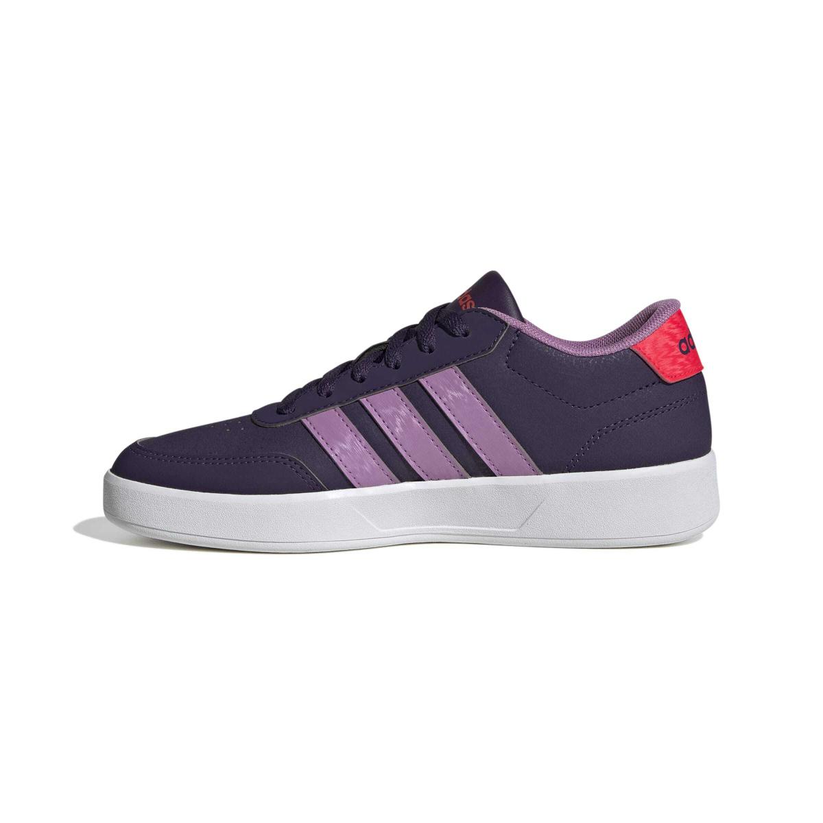 product/a/d/adidas_jq3042_5_footwear_photography_side_medial_center_view_white-nw091625.jpg
