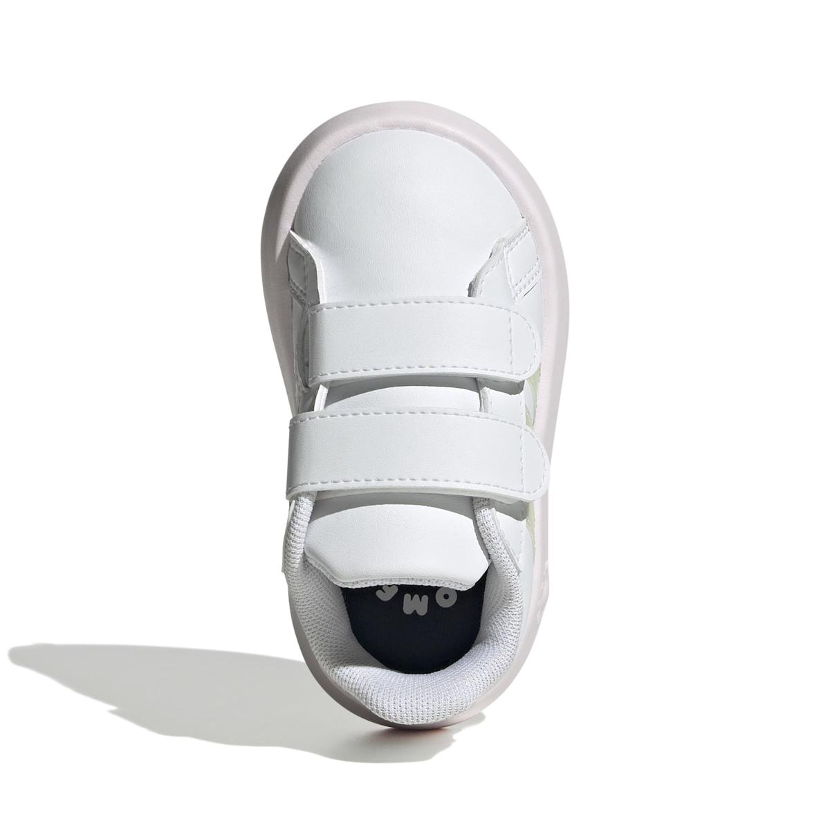 product/a/d/adidas_jq5657_3_footwear_photography_top_portrait_view_white-nw091625.jpg
