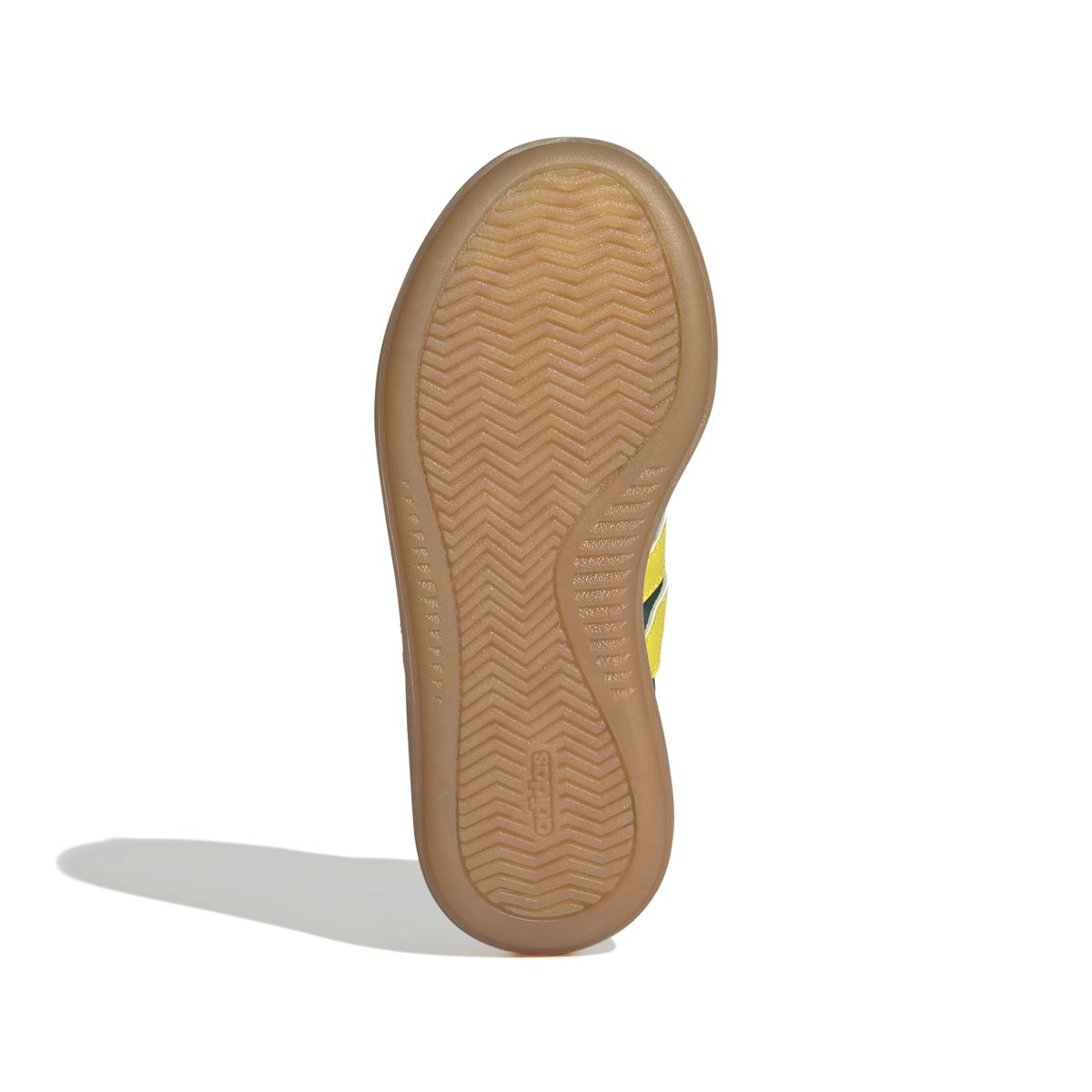 product/a/d/adidas_jq8848_4_footwear_photography_bottom_view_white-nw091625.jpg