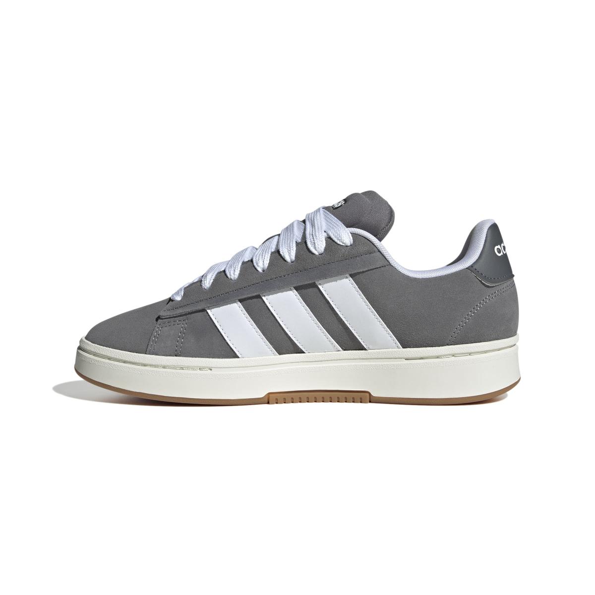 product/a/d/adidas_jr0542_5_footwear_photography_side_medial_center_view_white-nw091625.jpg