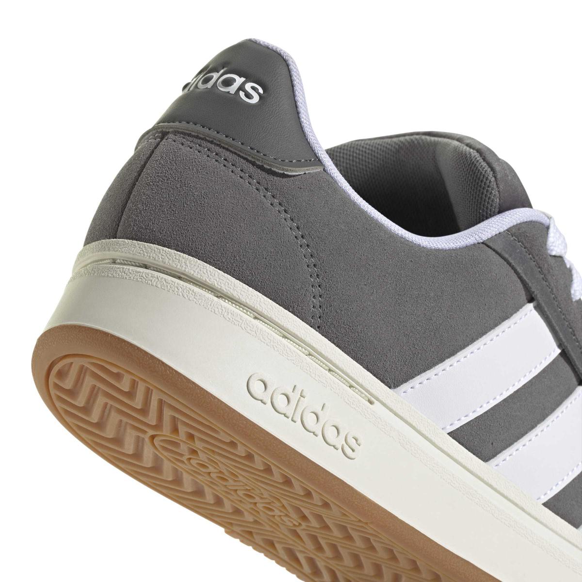product/a/d/adidas_jr0542_8_footwear_photography_detail_view_1_white-nw091625.jpg