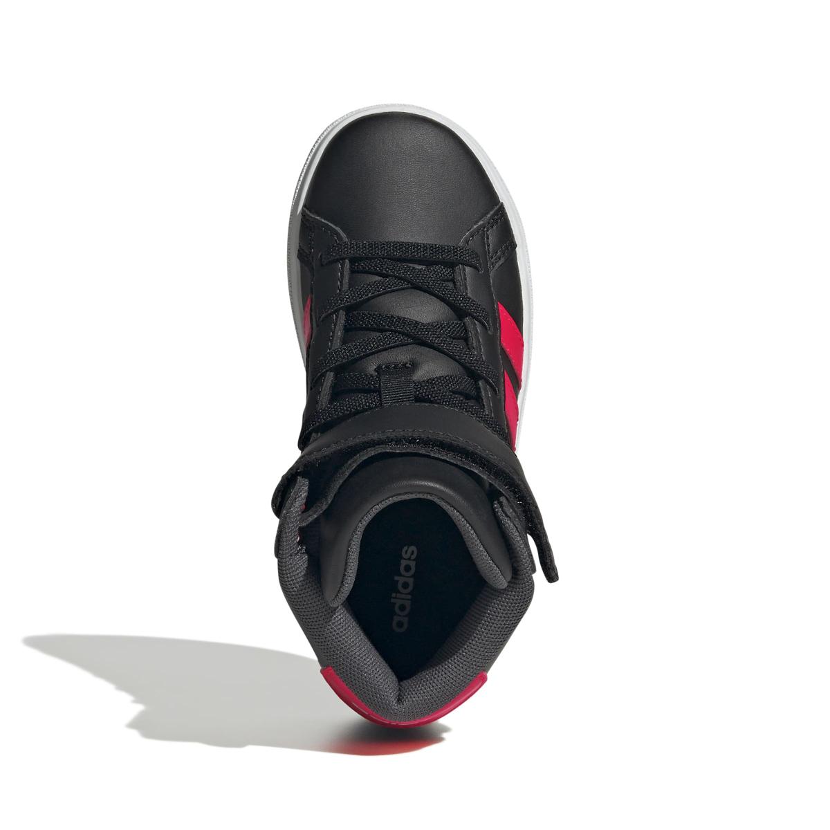 product/a/d/adidas_jr0801_3_footwear_photography_top_portrait_view_white-nw091625.jpg