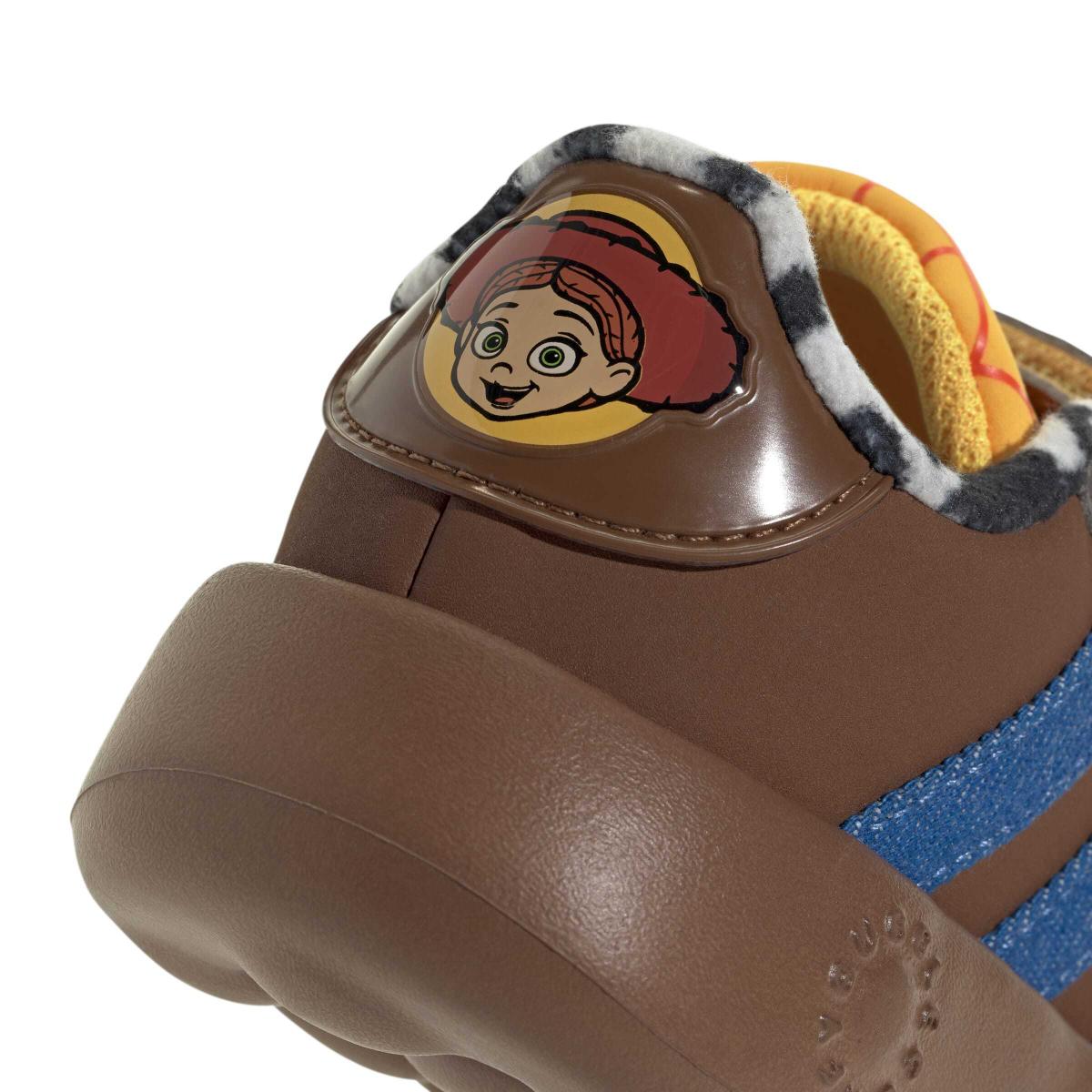 product/a/d/adidas_jr5629_9_footwear_photography_detail_view_2_white-nw091725.jpg