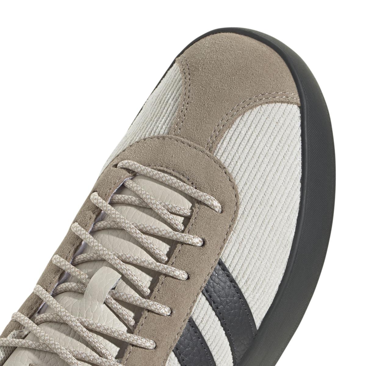 product/a/d/adidas_js2046_9_footwear_photography_detail_view_2_white-nw091725.jpg