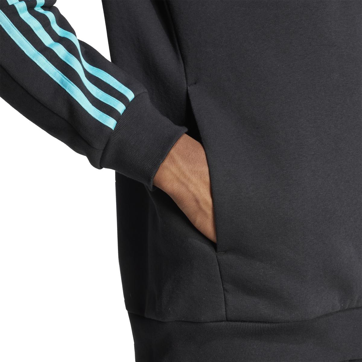 product/a/d/adidas_jv5437_7_apparel_on_model_detail_view_2_white.jpg