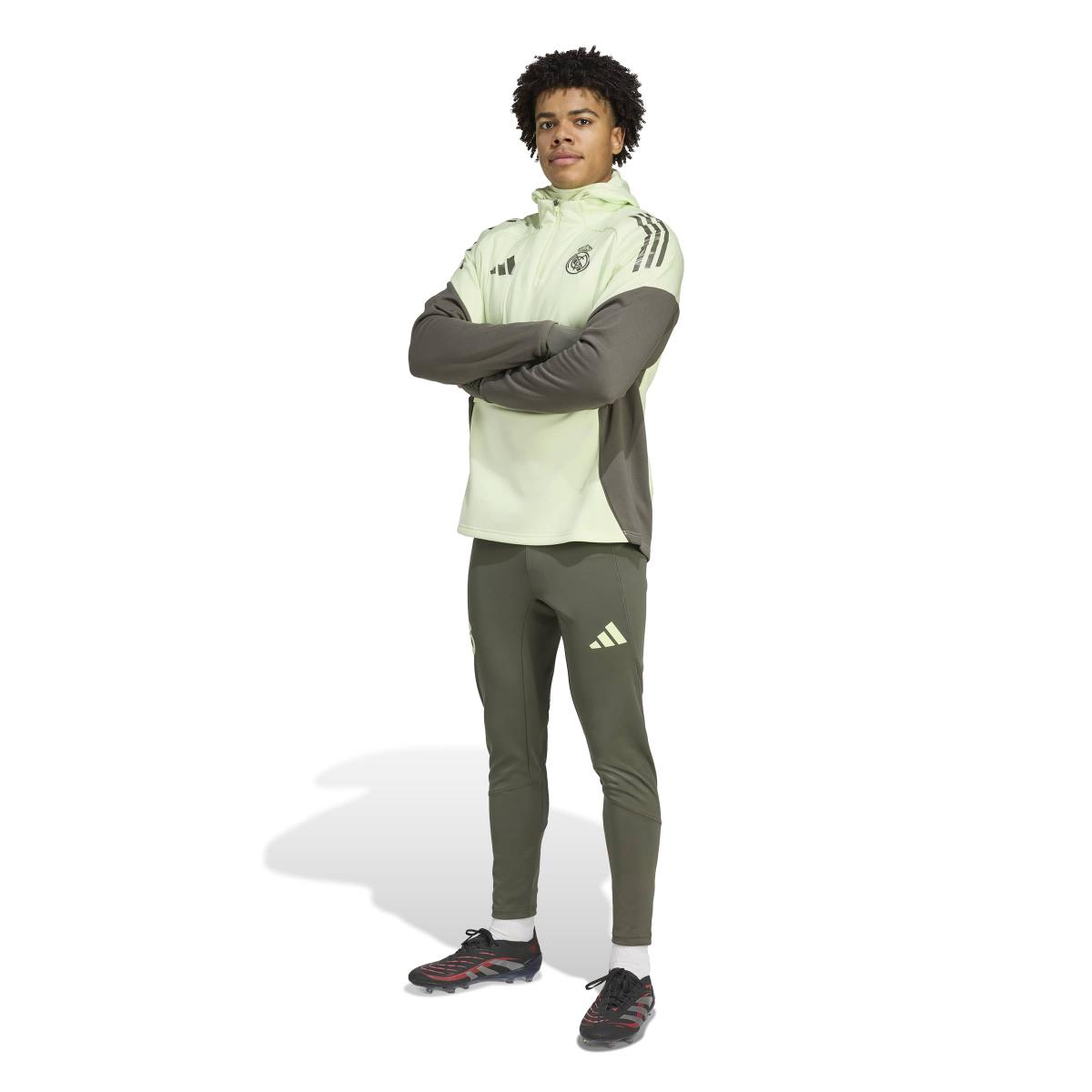 product/a/d/adidas_ke1168_5_apparel_on_model_standard_outfit_view_white.jpg