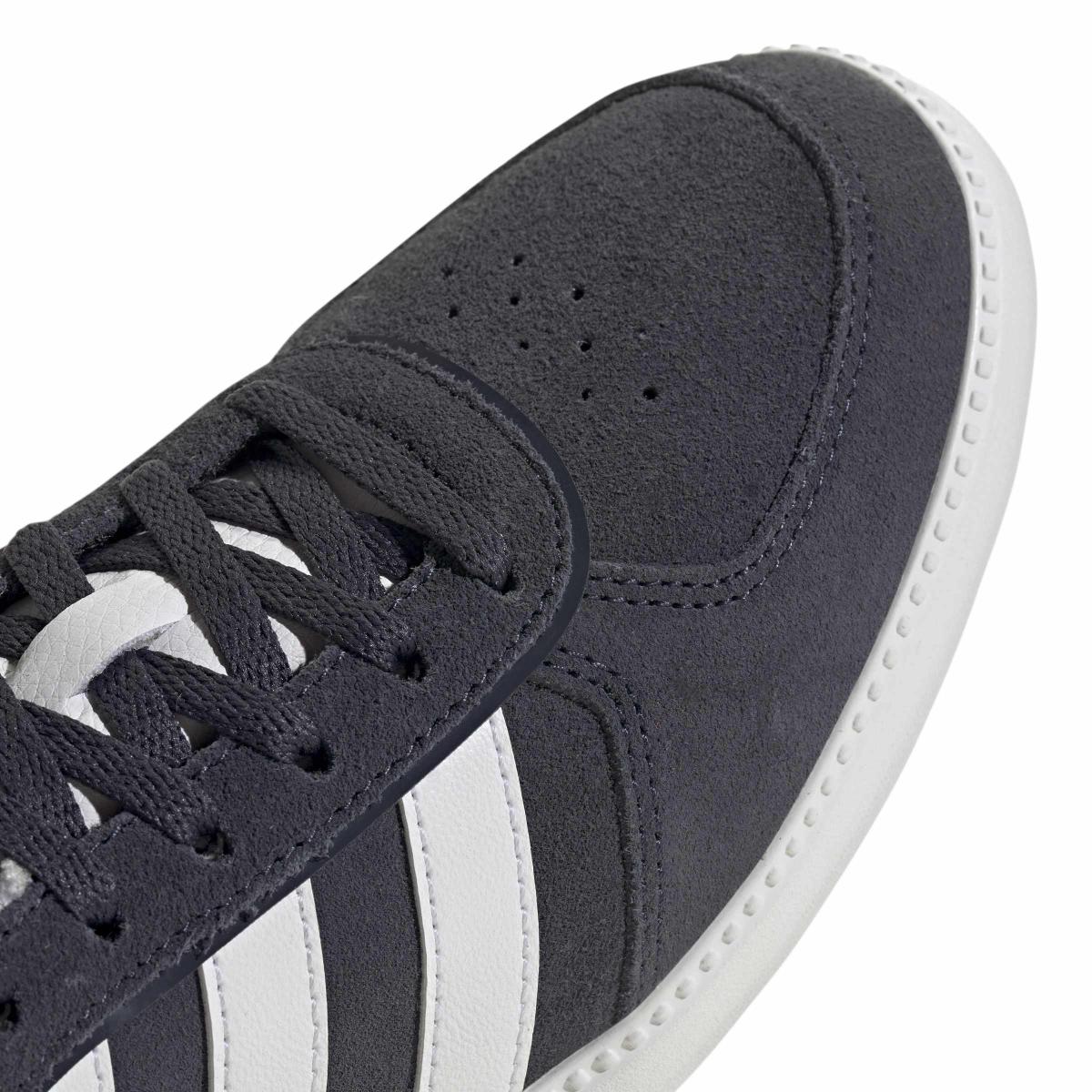product/a/d/adidas_ki3145_8_footwear_photography_detail_view_1_white-nw091725.jpg