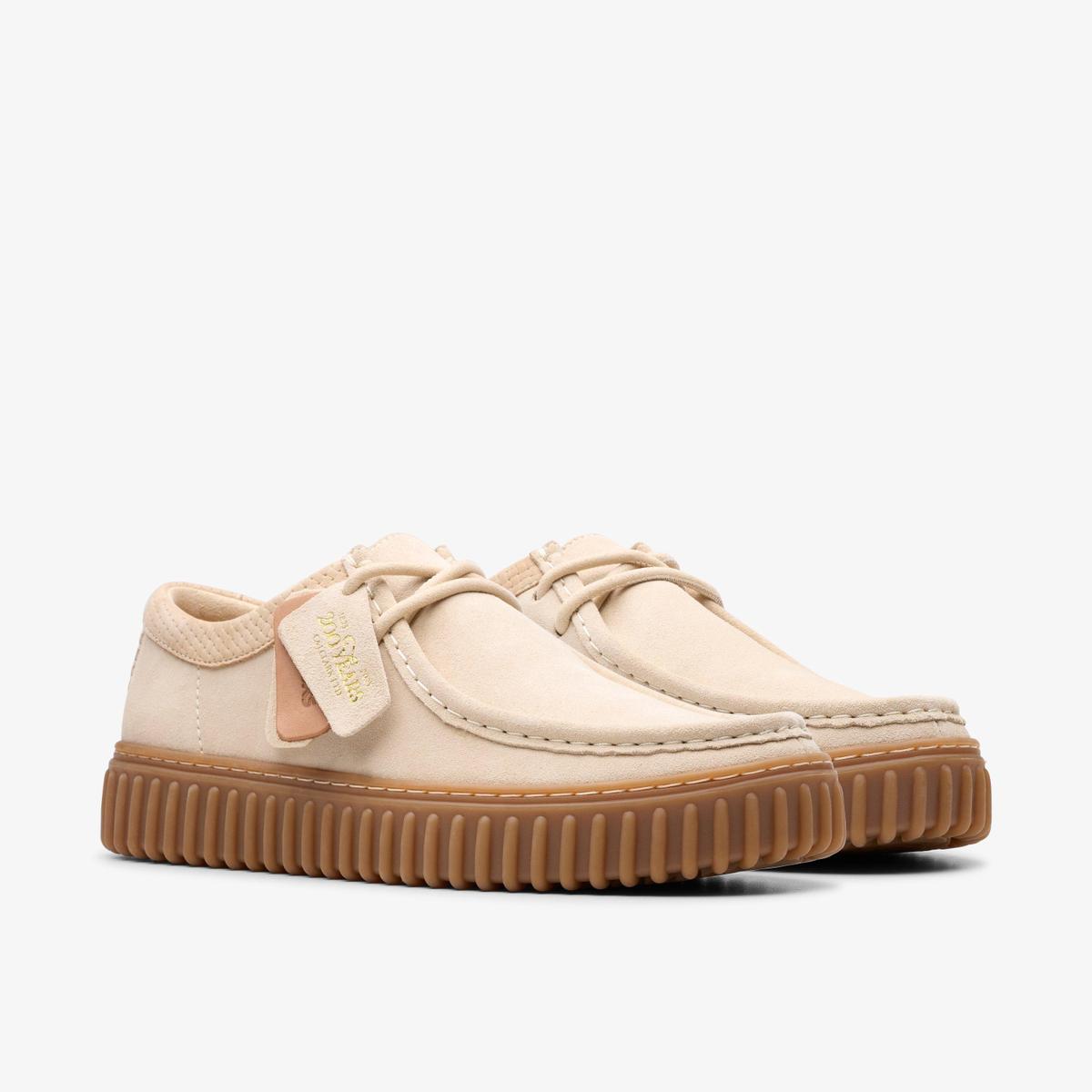 product/c/l/clarks_26180906_ecru-suede_4.jpg
