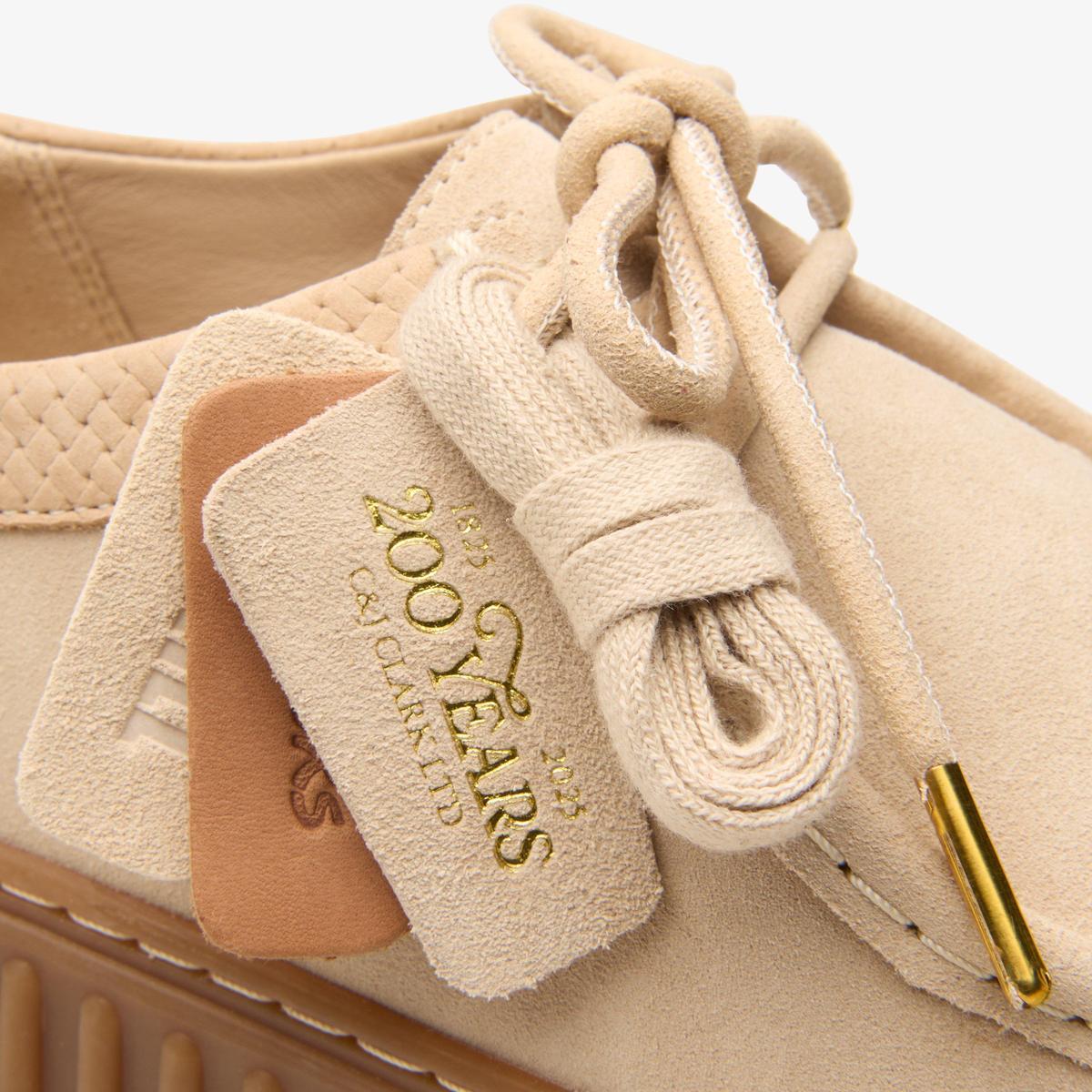 product/c/l/clarks_26180906_ecru-suede_7.jpg
