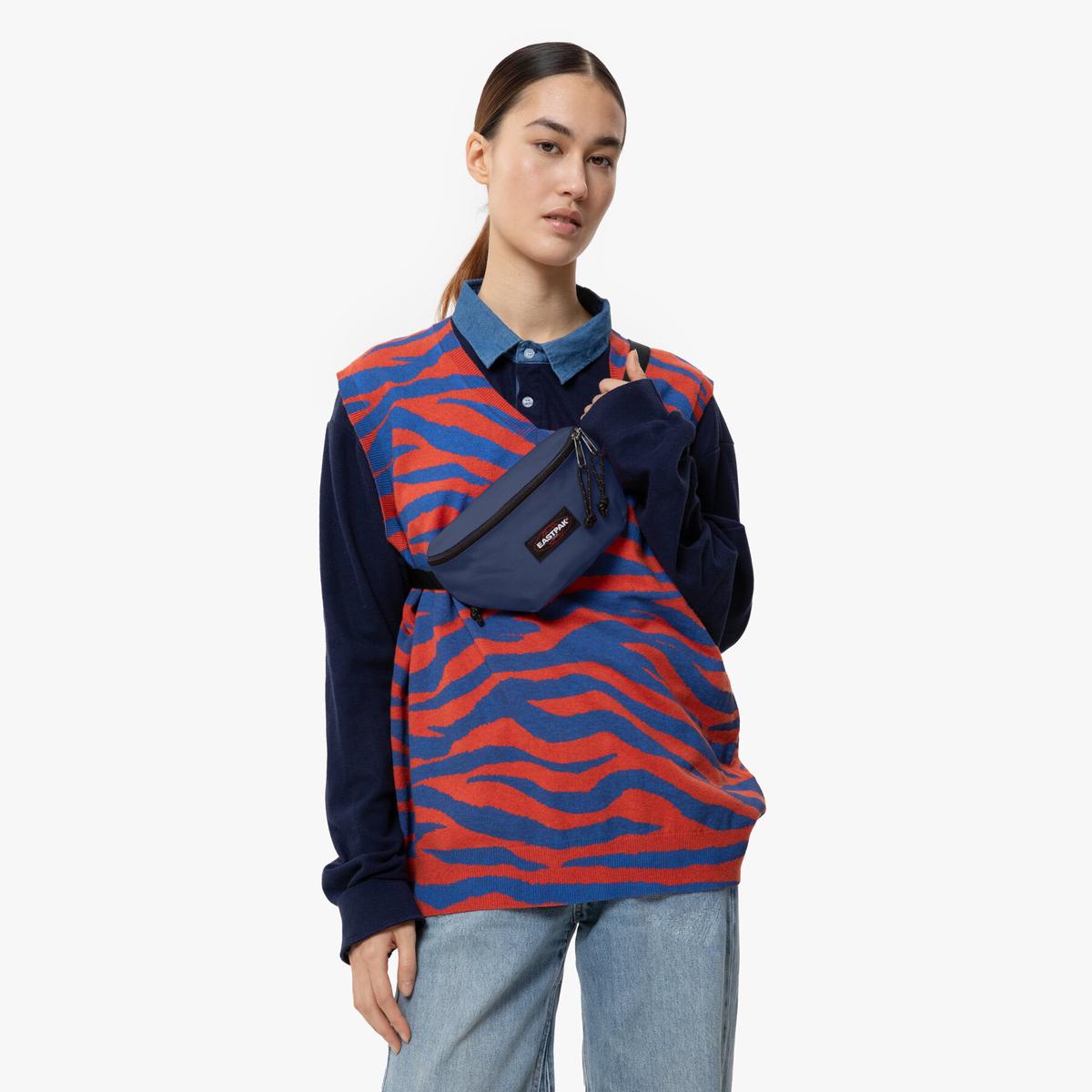 product/e/a/eastpak_ek0000740o2_boat-navy_5.jpg
