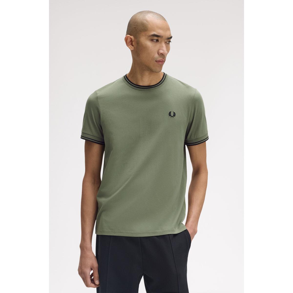 product/f/r/fred-perry_fpm1588v_z50_v2_q325_ed1.jpg