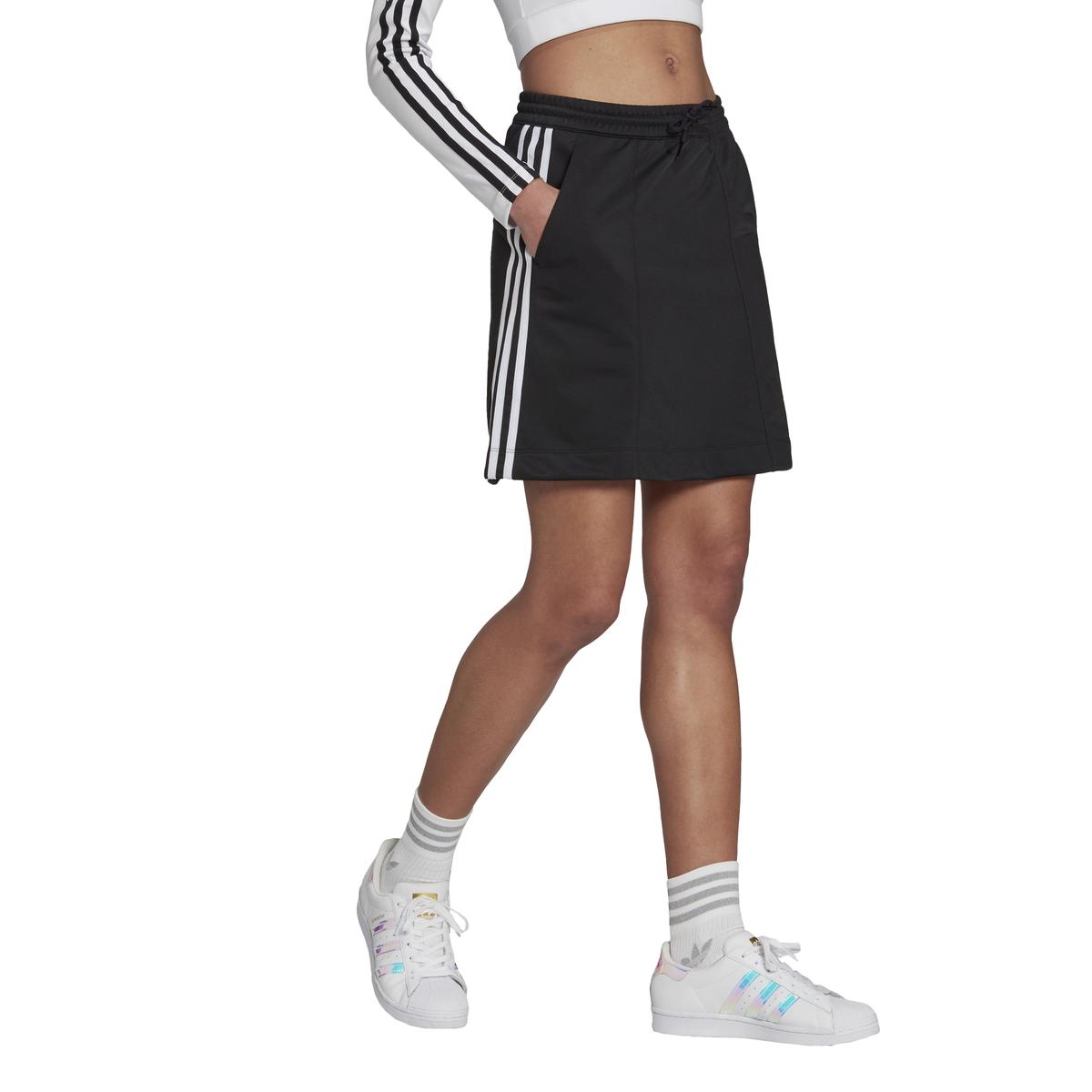 product/h/3/h37774_app_on-model_walking_white.jpg