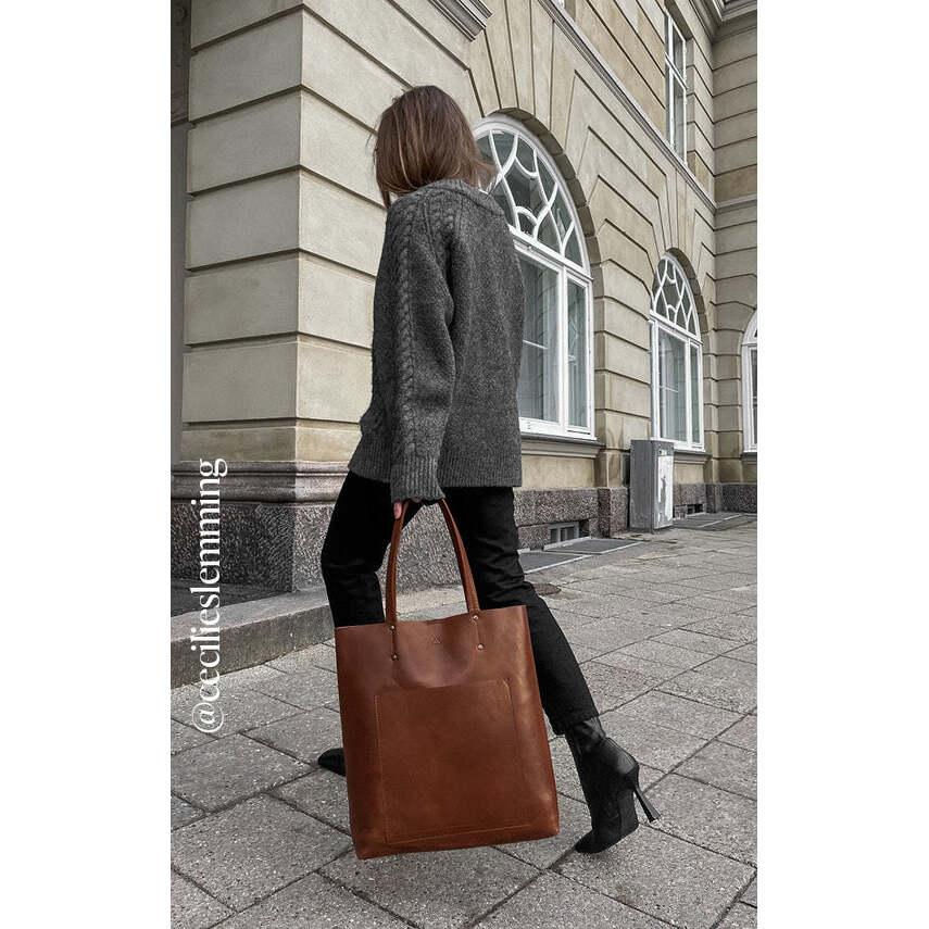 product/m/a/markberg_5455ant-204_chestnut_2.jpg