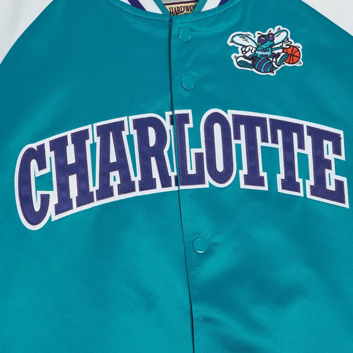 product/m/i/mitchell-ness_ojbf4992-choyyppphrbl_hornets-blue_3.jpg