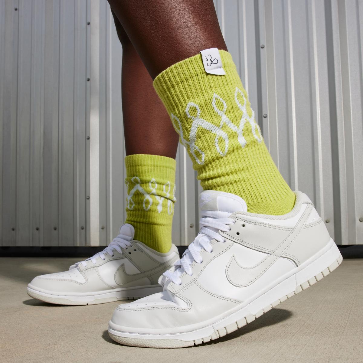 product/n/i/nike_dd1503-103-phsym001.jpg
