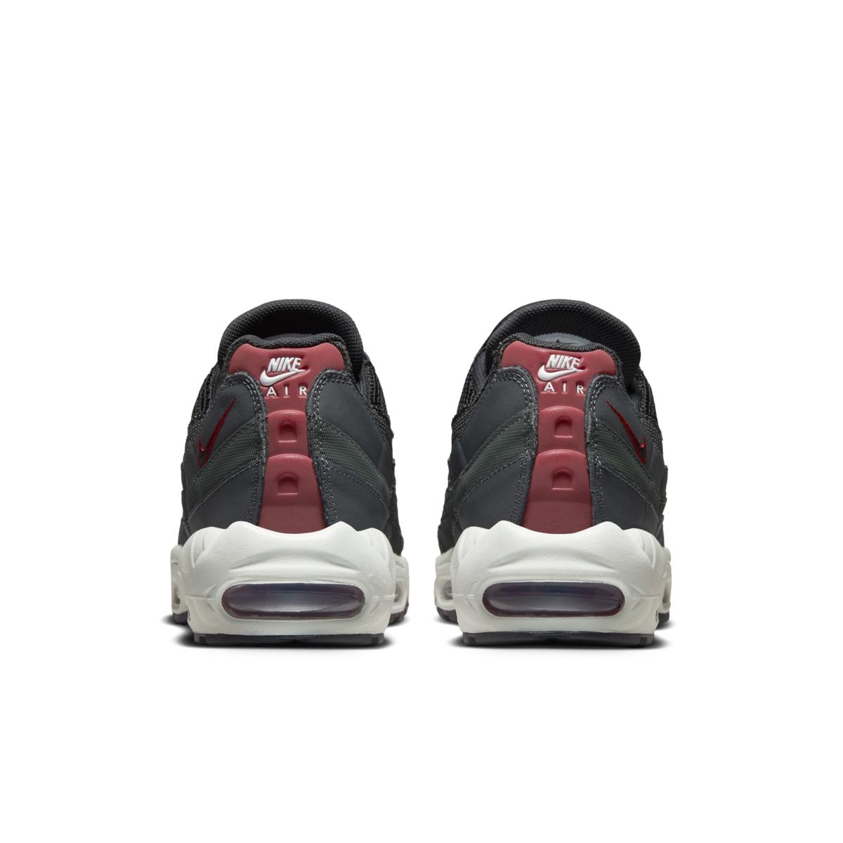 product/n/i/nike_dq3982-001-phcbh000.jpg
