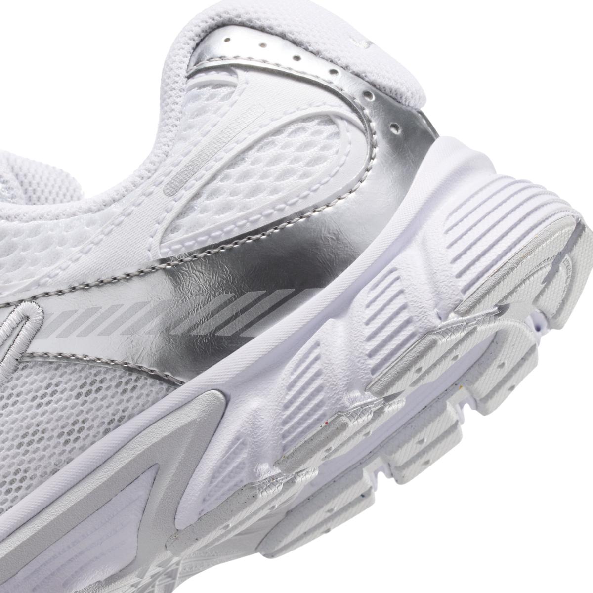product/n/i/nike_hq6411-103-phsyd002.jpg
