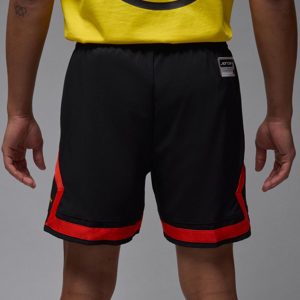 product/n/i/nike_hv6701-010-phsym001.jpg