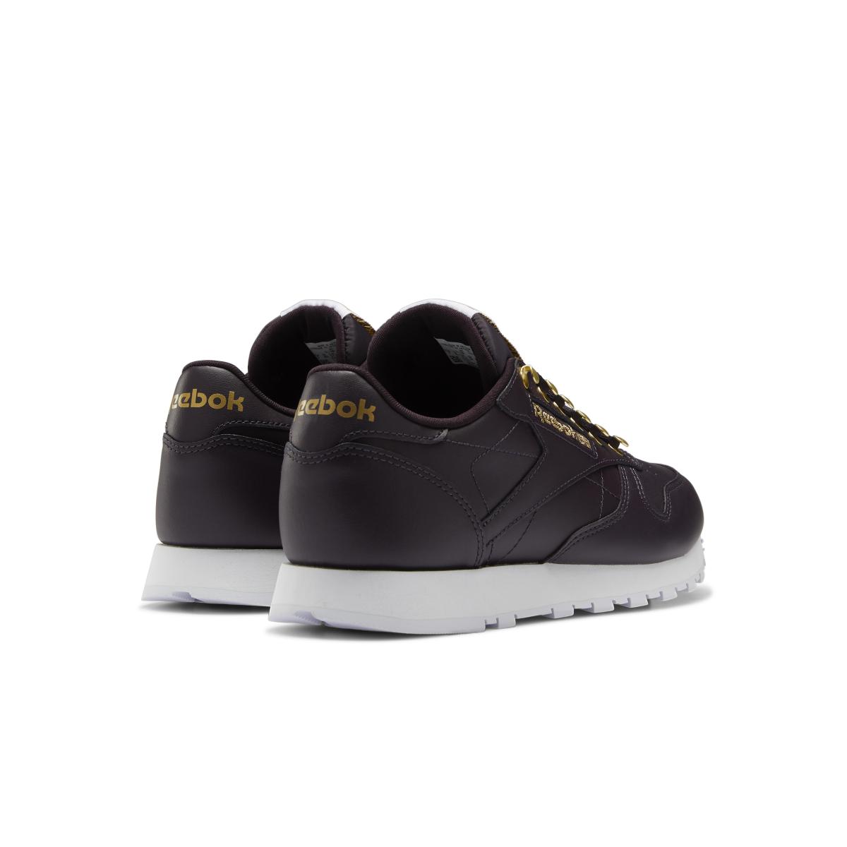 product/r/e/reebok-classics_fw1258_6_footwear_photography_back_lateral_top_view_white_000.jpg