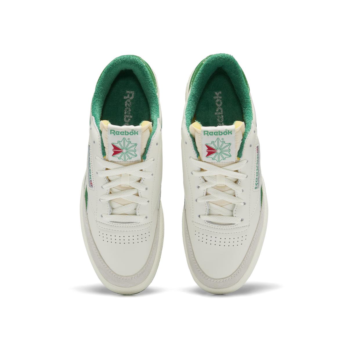 product/r/e/reebok-classics_fw4862_2_footwear_photography_top_portrait_view_white_000.jpg