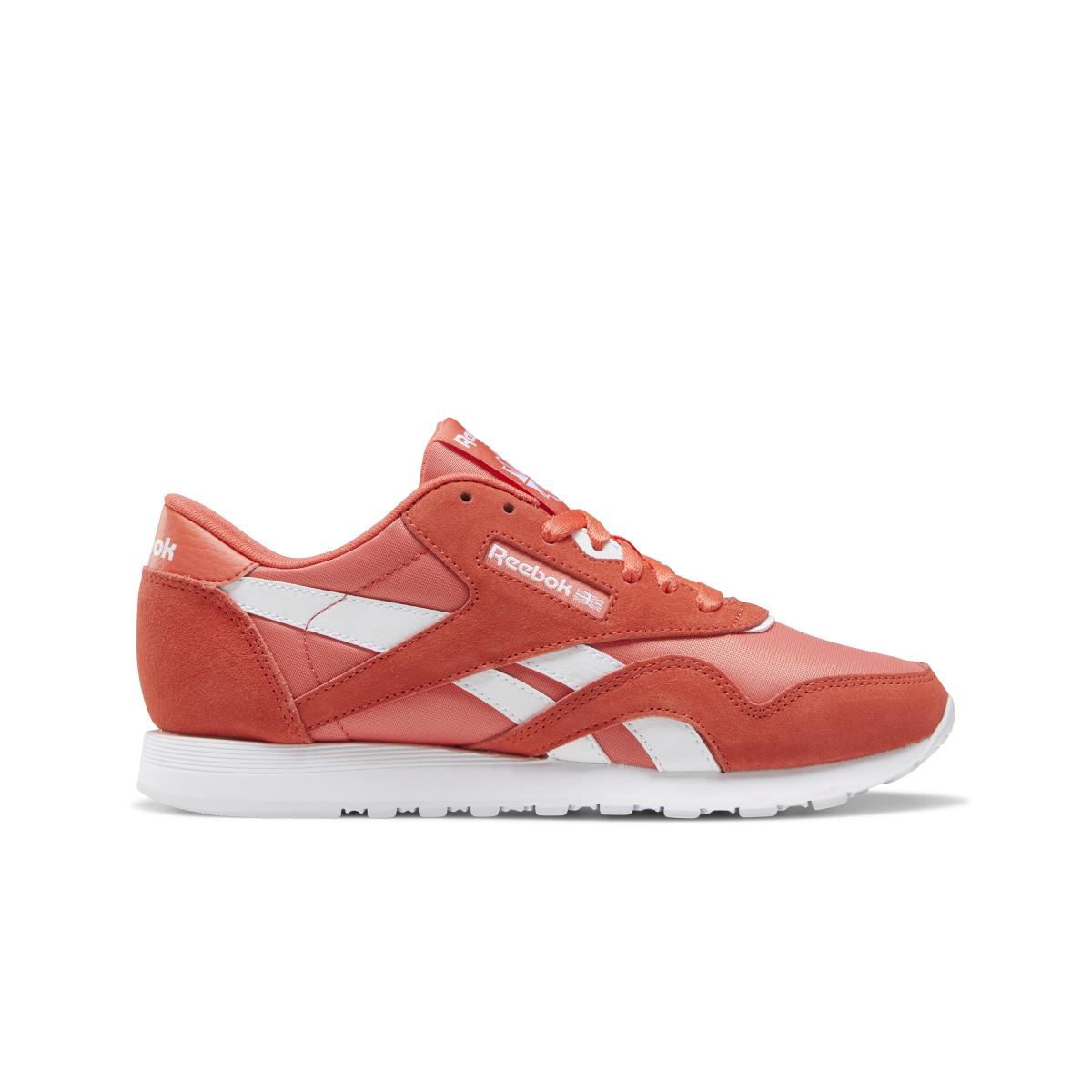 product/r/e/reebok-classics_fz0818_1_footwear_photography_side_lateral_center_view_white_000.jpg