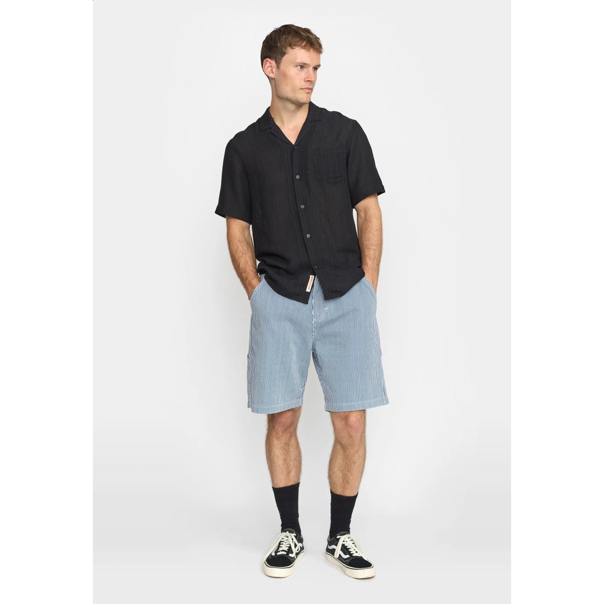 product/r/e/revolution_3165-black_black_3.jpg